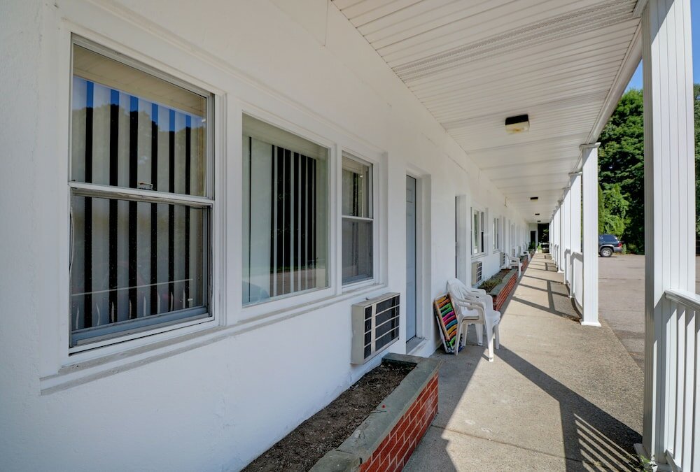 Фото Hamilton Village Inn