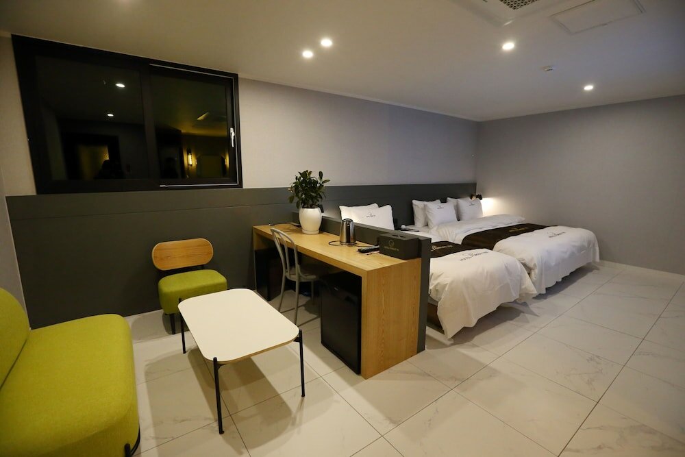 Фото Forest 701 Hotel