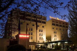 Mercure Paris Porte de Versailles Expo Hotel (Vanves, Rue du Moulin, 36), hotel
