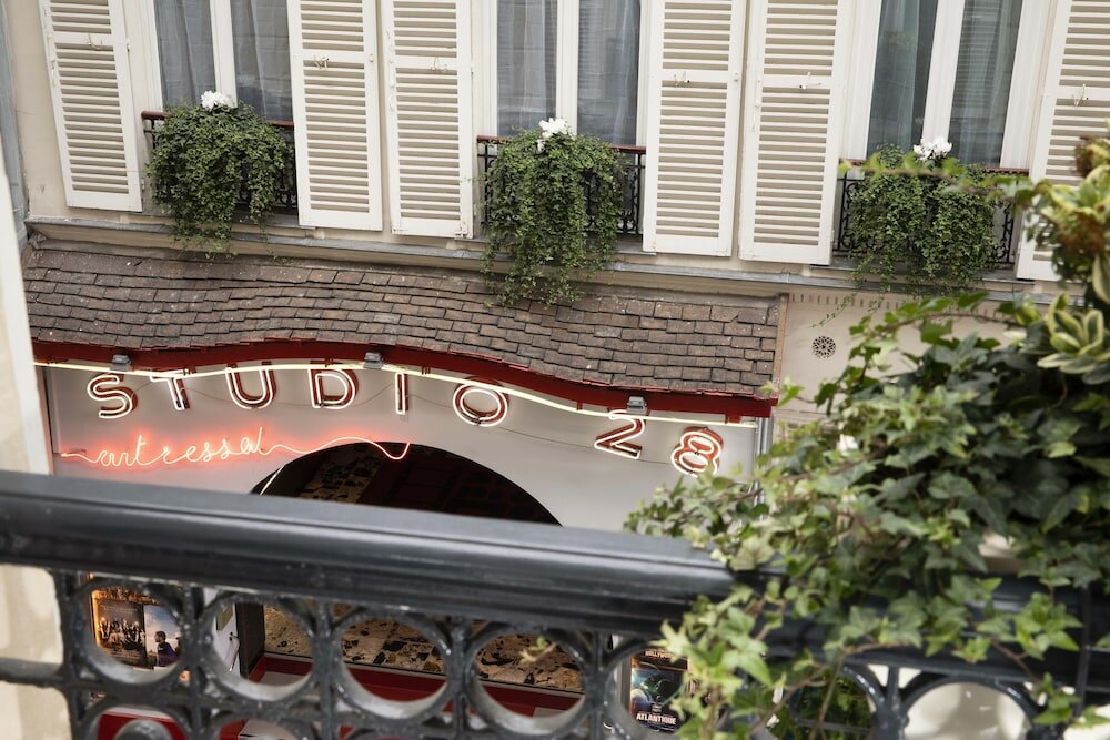 Фото Hotel Des Arts Paris Montmartre