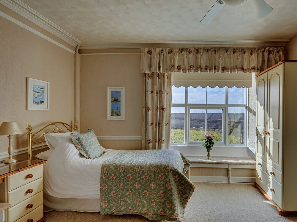 Фото Bosavern House