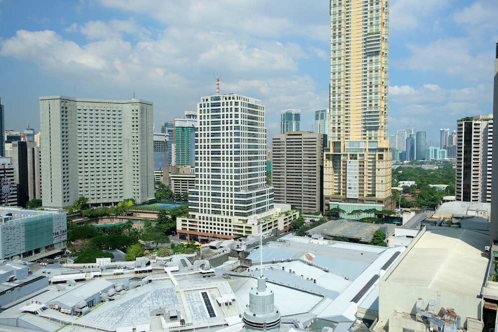 Фото Holiday Inn & Suites Makati, an Ihg Hotel