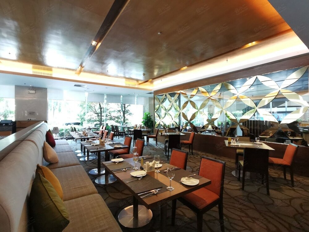 Фото Holiday Inn Shenzhen Donghua, an Ihg Hotel