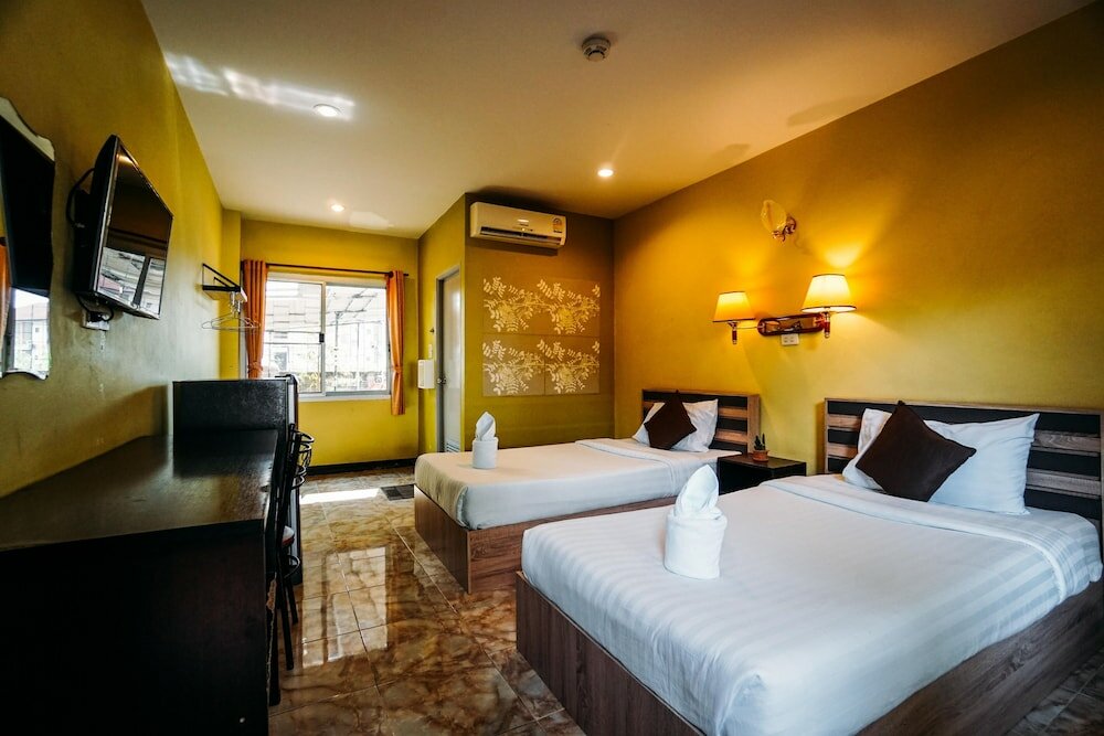 Фото отеля 2