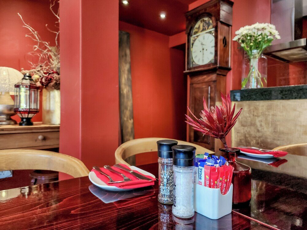 Фото Rouge on Rose Boutique Hotel
