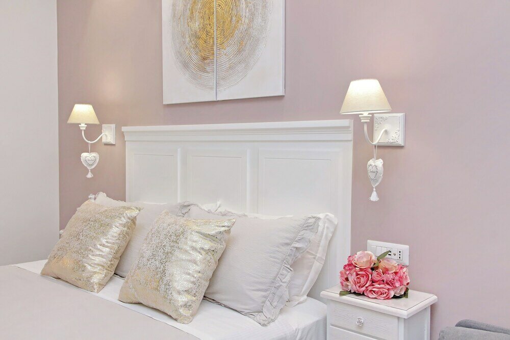 Фото Roman Holiday Charming