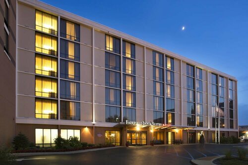 Гостиница Fairfield Inn & Suites by Marriott Louisville Downtown в Луисвилле
