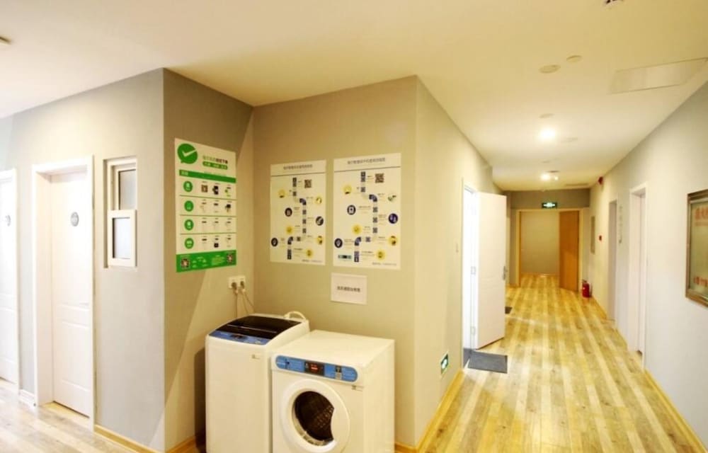 Фото Meet Fish International Youth Hostel