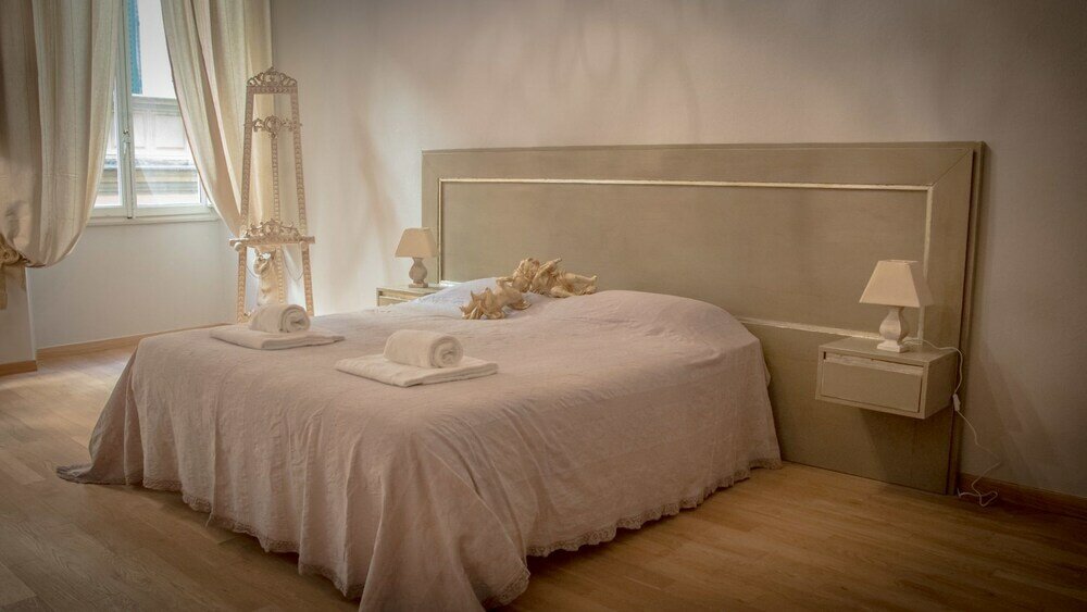 Фото Breathtaking 4bd Apt 5min Walk to Duomo