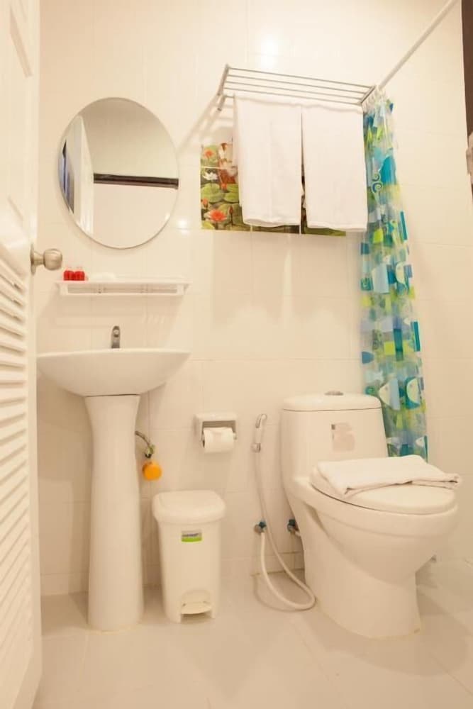 Фото Phuket Airport Inn