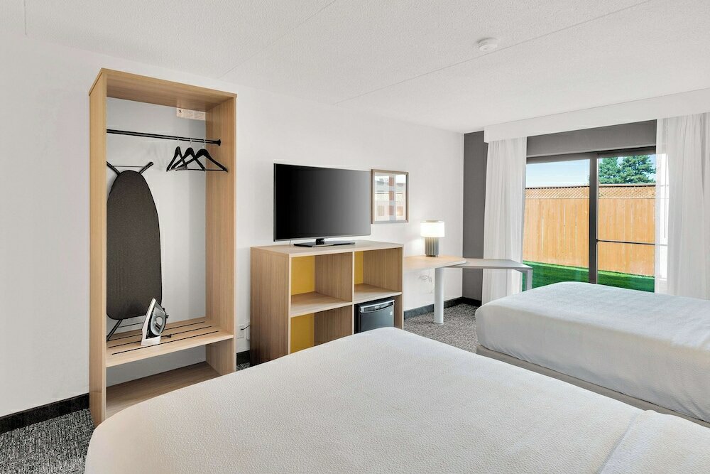 Фото Comfort Inn Toronto Northeast