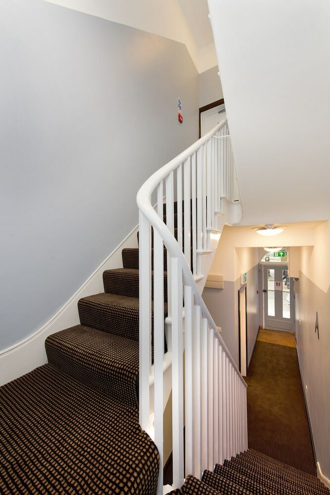 Фото The Angus Hotel