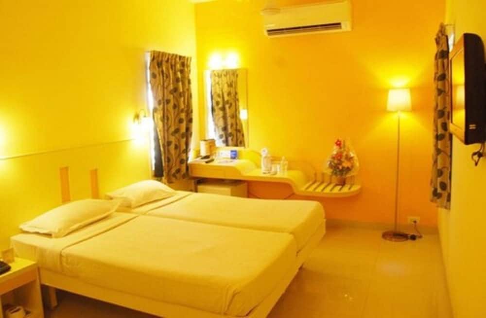 Фото Hotel Pandian