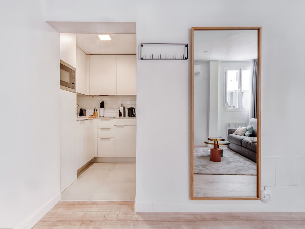 Фото Limehome Madrid Calle Ave María