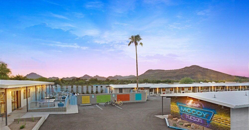 Фото Hotel McCoy - Art, Coffee, Beer, Wine