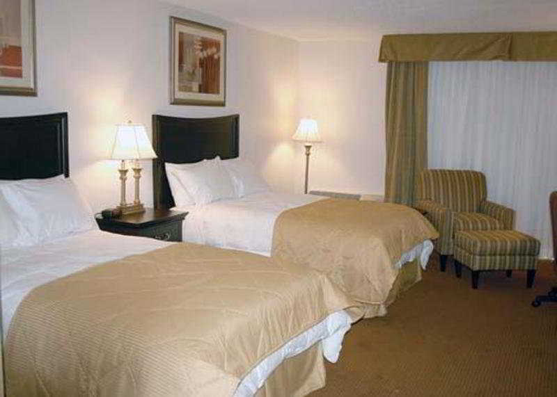 Фото Charleston Grand Hotel