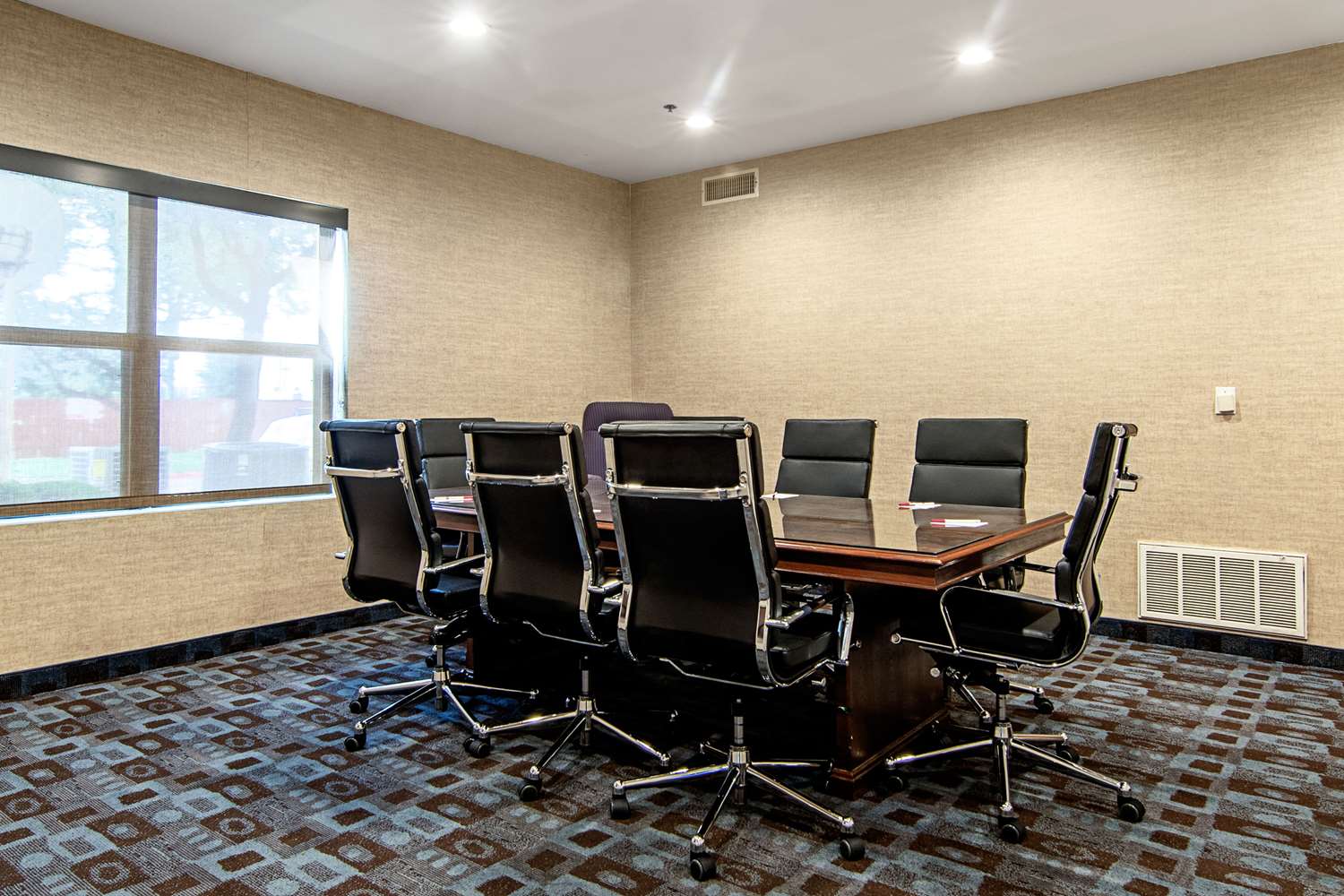 Фото Comfort Suites Nw Dallas Near Love Field