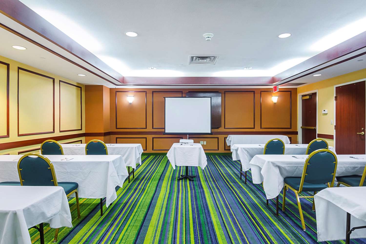 Фото Quality Inn Boston - Revere