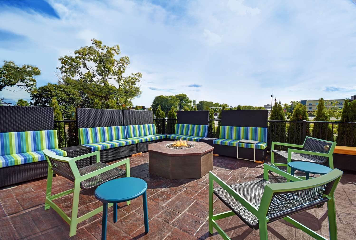 Фото Home2 Suites by Hilton Utica, Ny