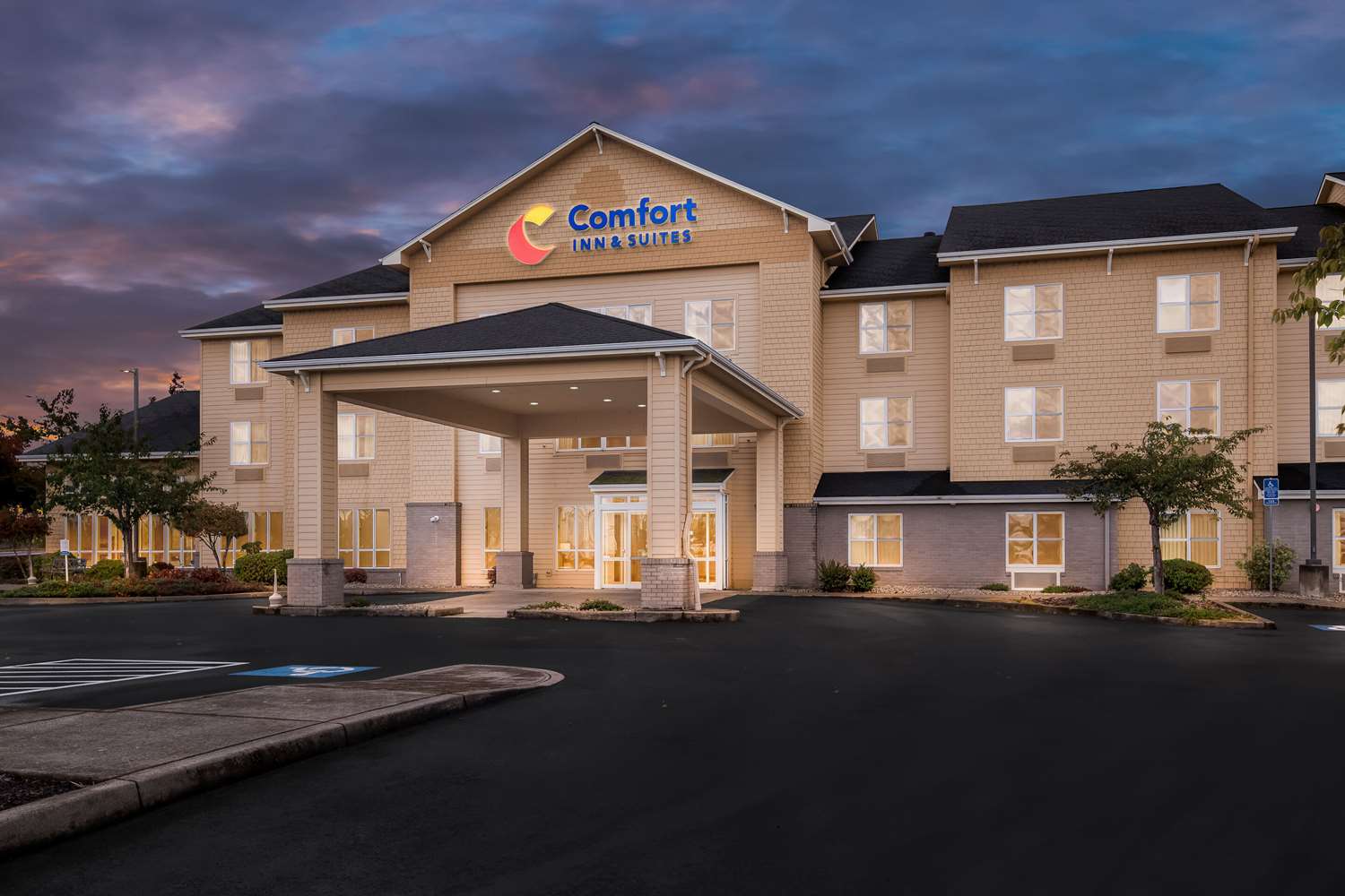Фото Comfort Inn & Suites Creswell