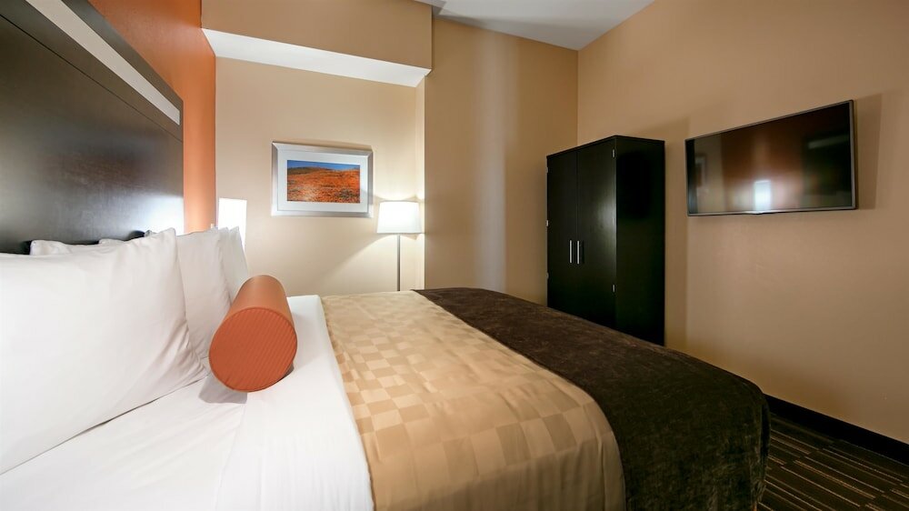 Фото Best Western Plus Desert Poppy Inn