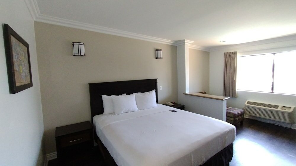 Фото Baymont by Wyndham Ontario