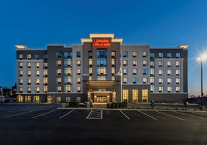 Гостиница Hampton Inn & Suites Newport/Cincinnati