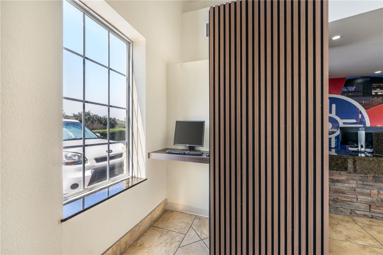 Фото Best Western Plus Eastgate Inn & Suites