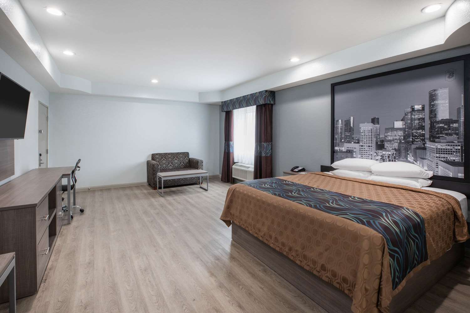 Фото Super 8 by Wyndham Humble/Fallcreek/Houston