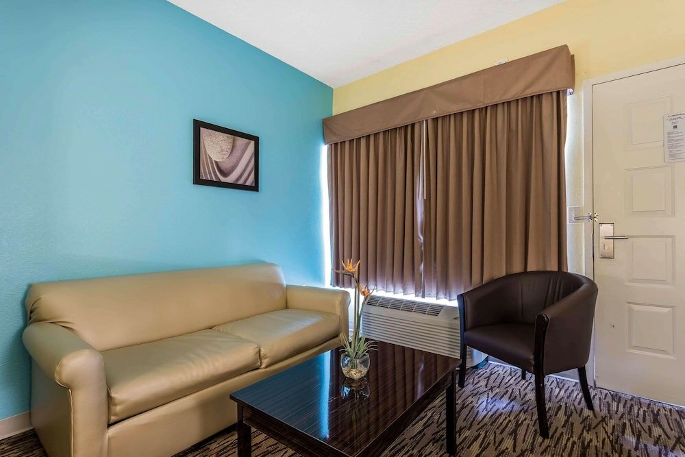 Фото Boca Suites Deerfield Beach