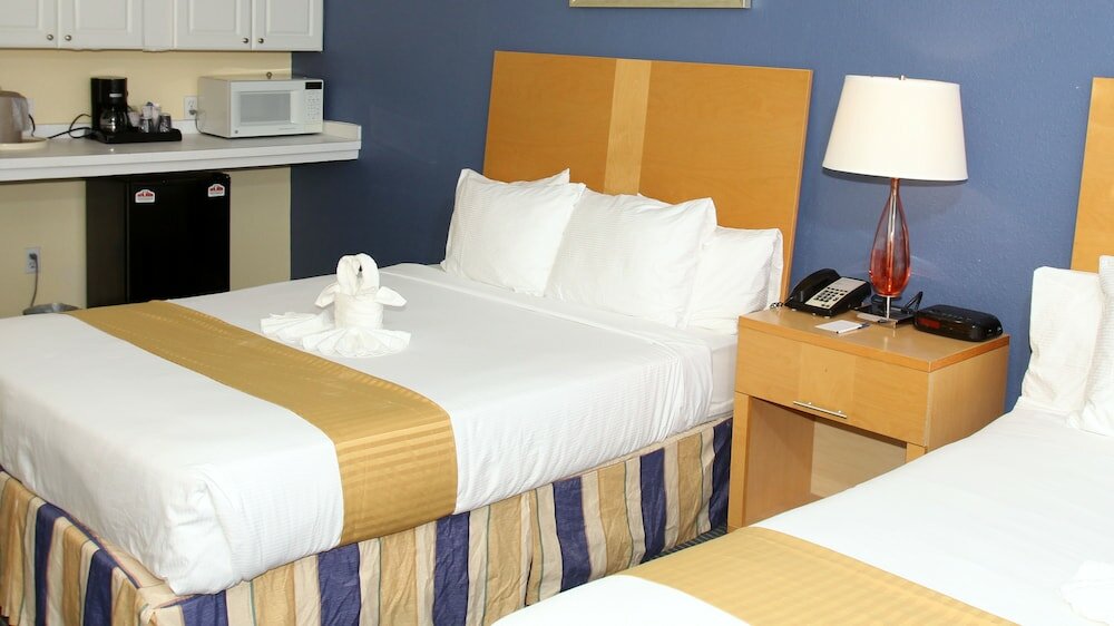 Фото Chart House Suites on Clearwater Bay