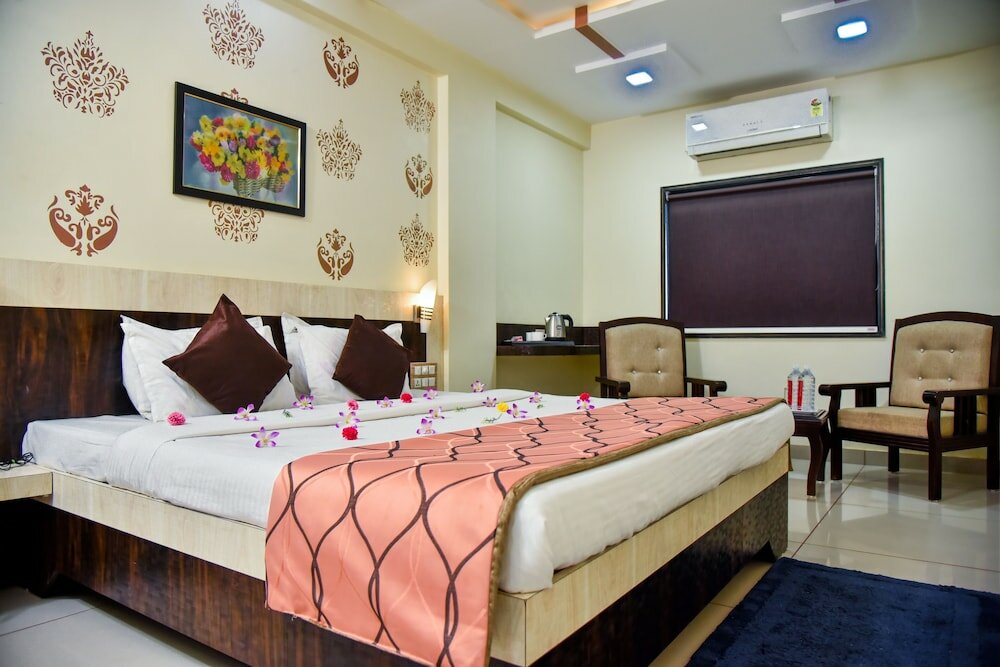 Фото Hotel Tulsi Residency