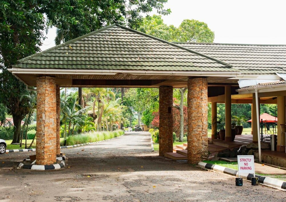 Фото Mountains of the Moon Hotel