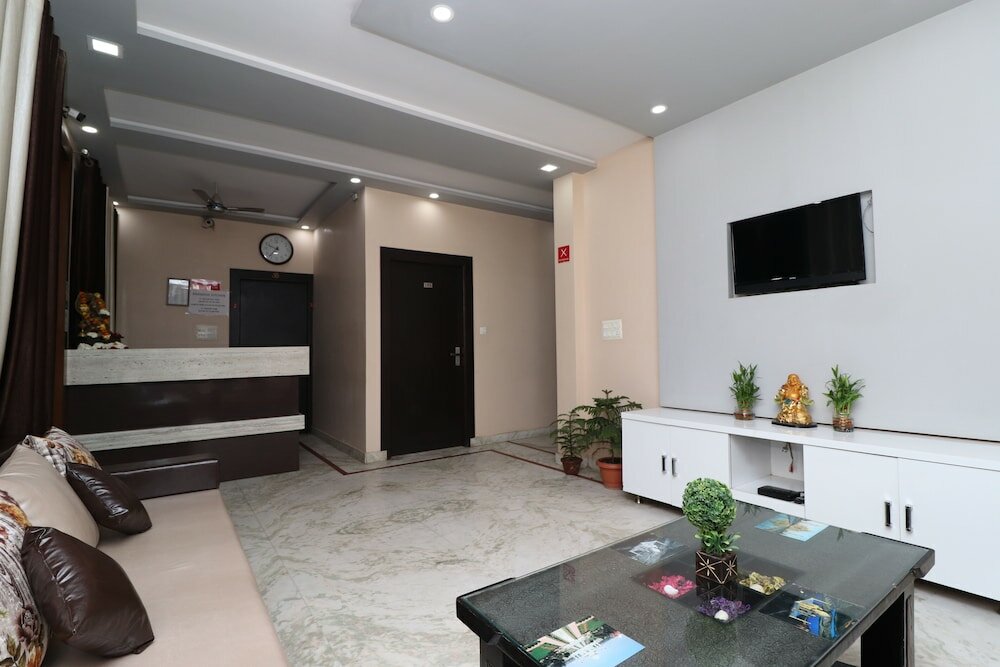 Фото Hotel Aaradhya Residency