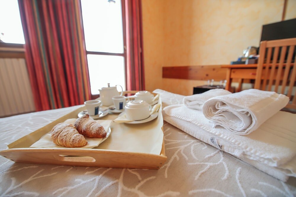 Фото Pràcatinat Hotel & Restaurant