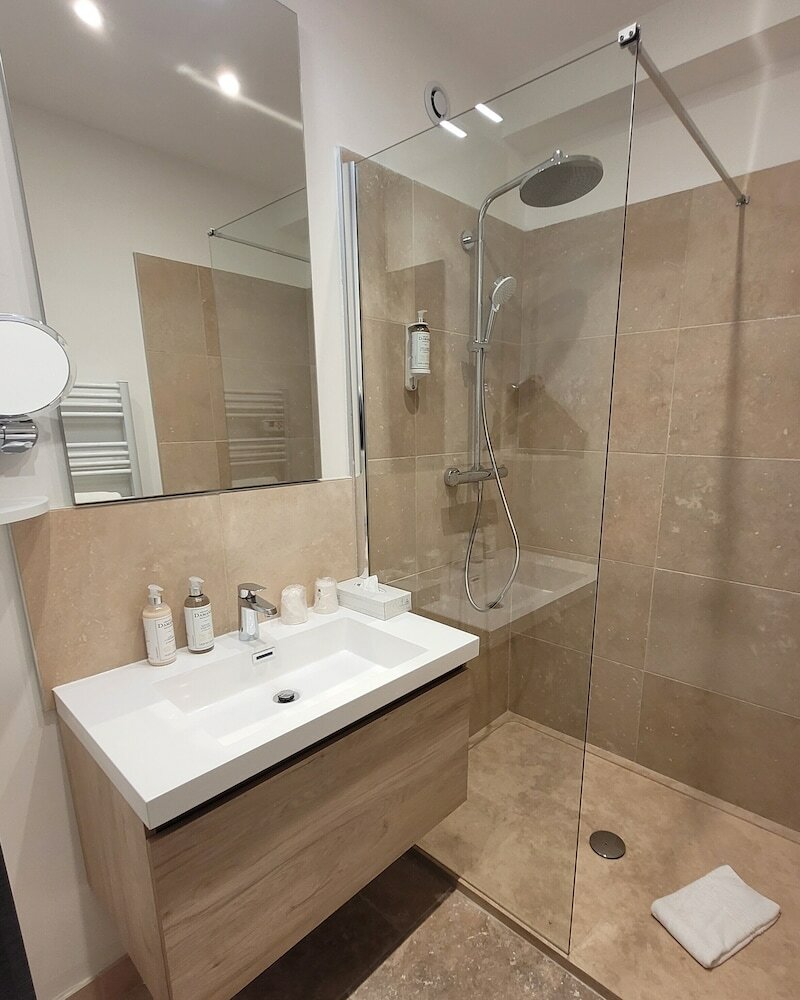 Фото Le Central Boutique Hotel