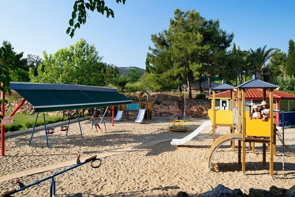 Фото Alexandra Elegance Bridging Generations