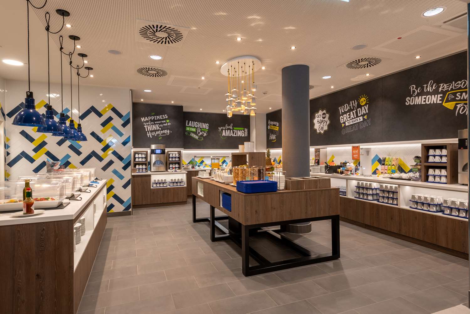 Фото Hampton by Hilton Düsseldorf City Centre