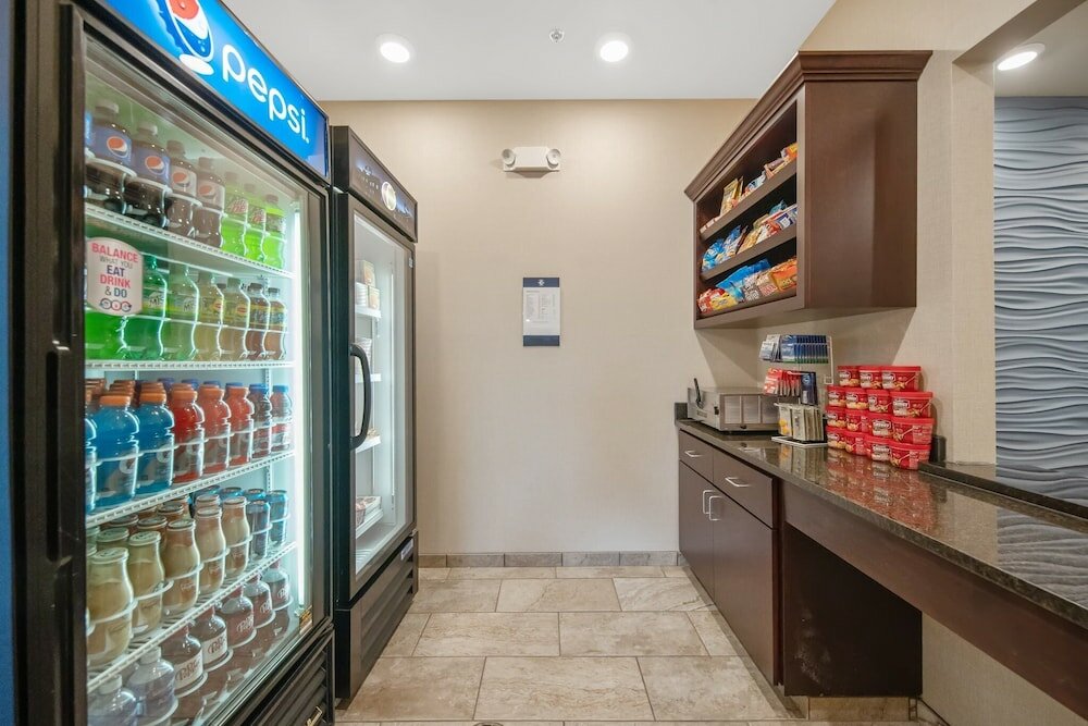 Фото Cobblestone Hotel & Suites - Austin