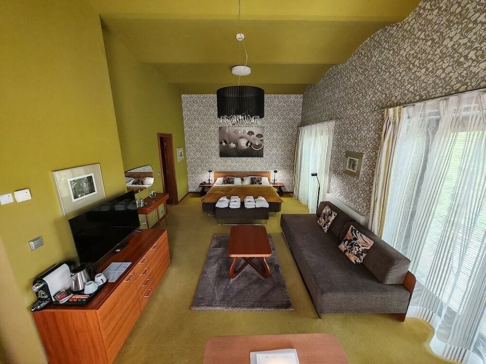 Фото Hotel Rajska Zahrada