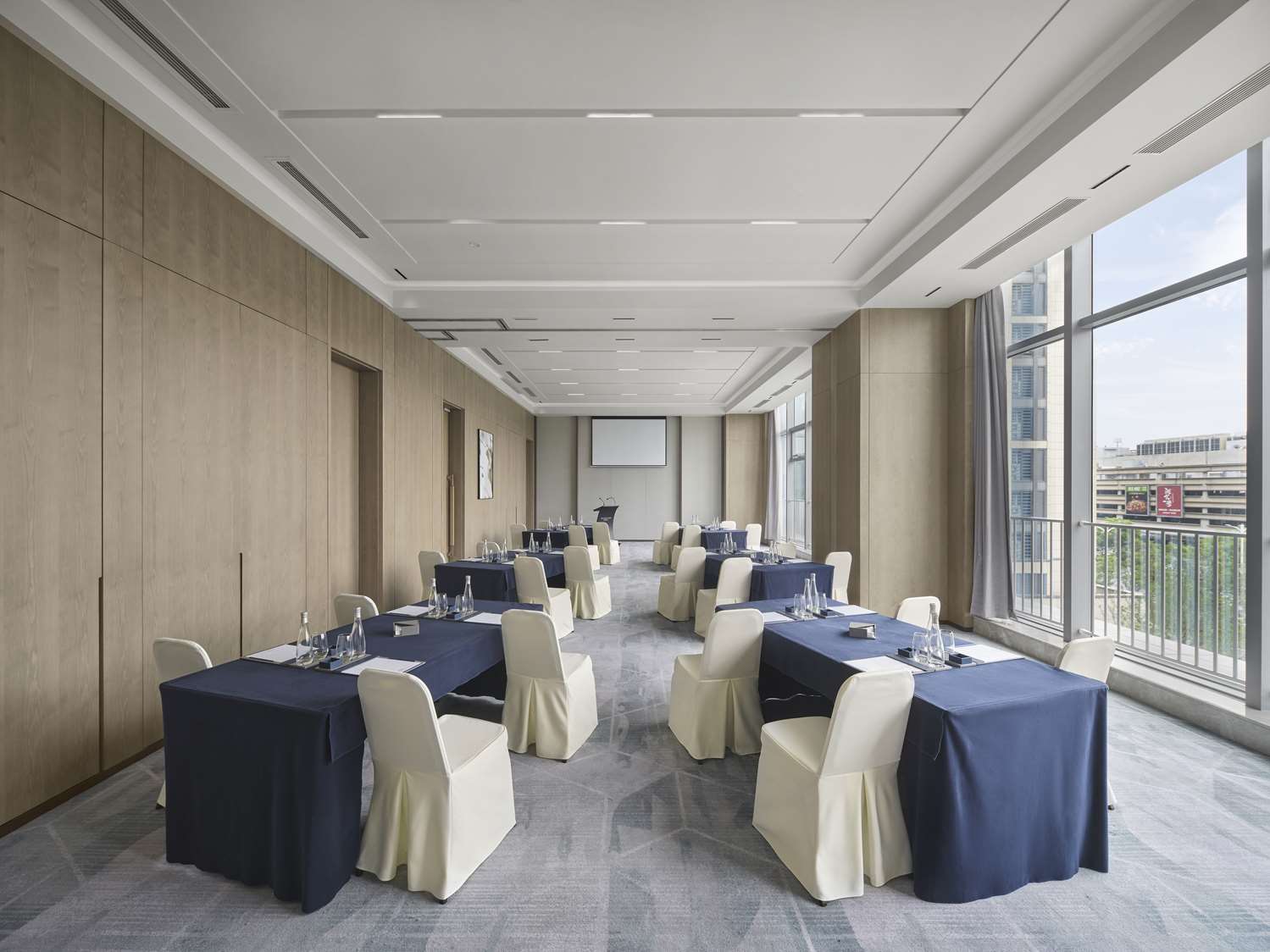 Фото Doubletree by Hilton Rugao