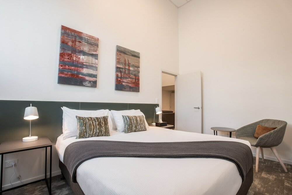 Фото Sojourn Apartment Hotel - Riddiford