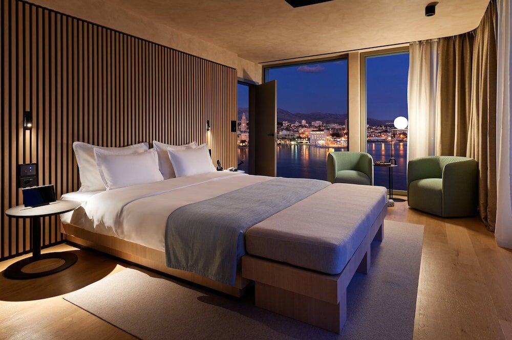 Фото Hotel Ambasador