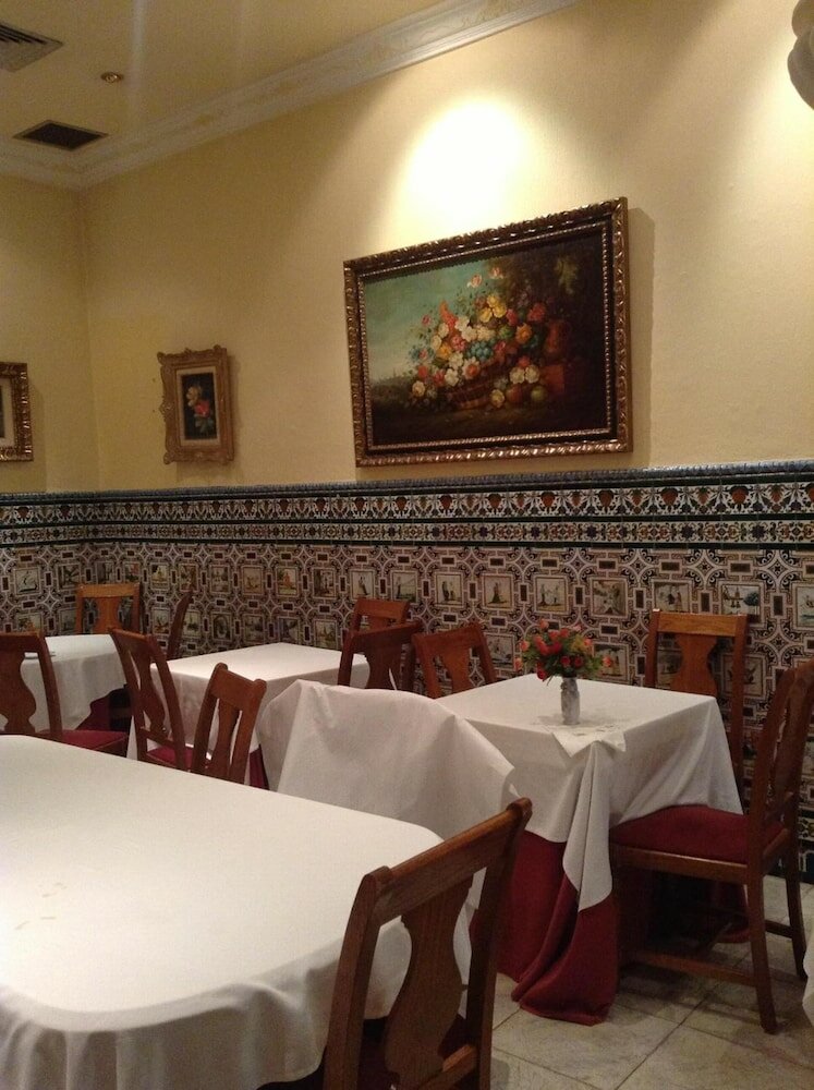 Фото Hostal Sierpes