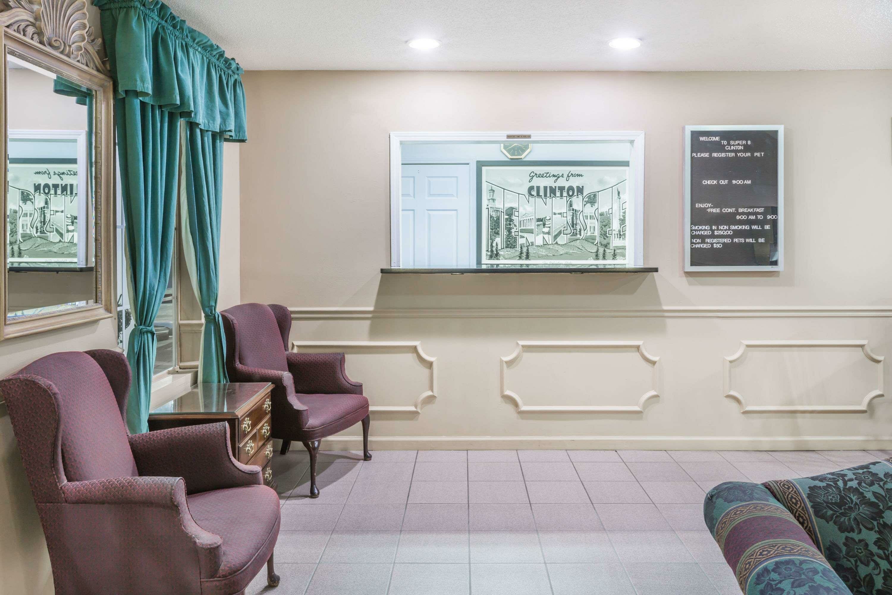 Фото Super 8 by Wyndham Clinton