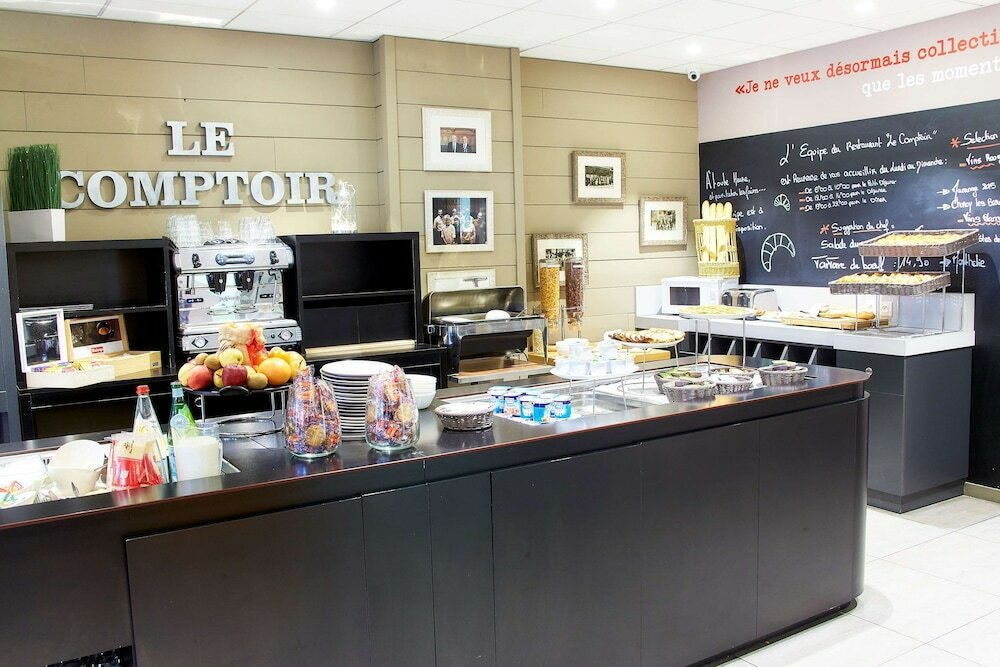 Фото Campanile Dijon Centre - Gare