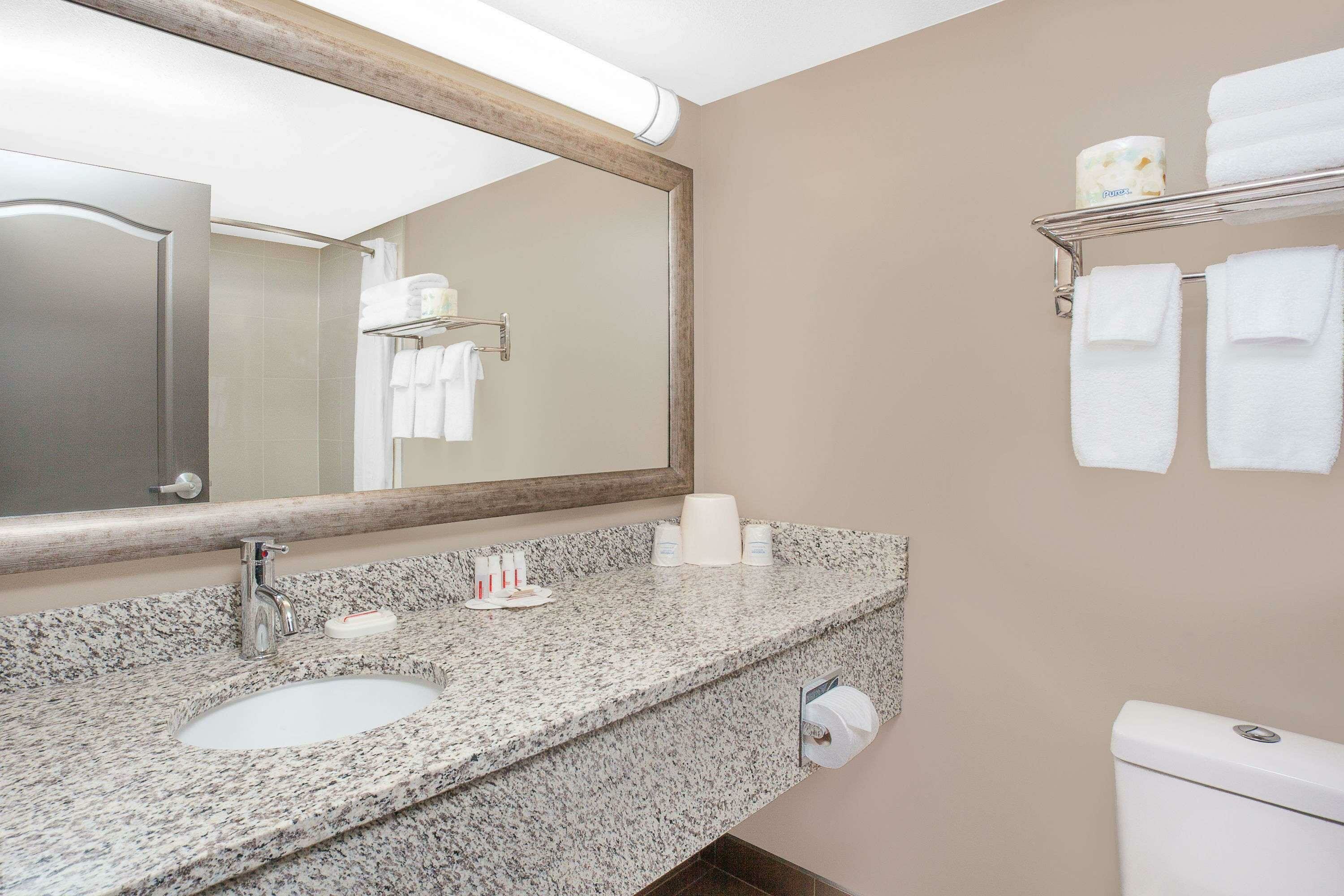 Фото Super 8 by Wyndham Athabasca Ab