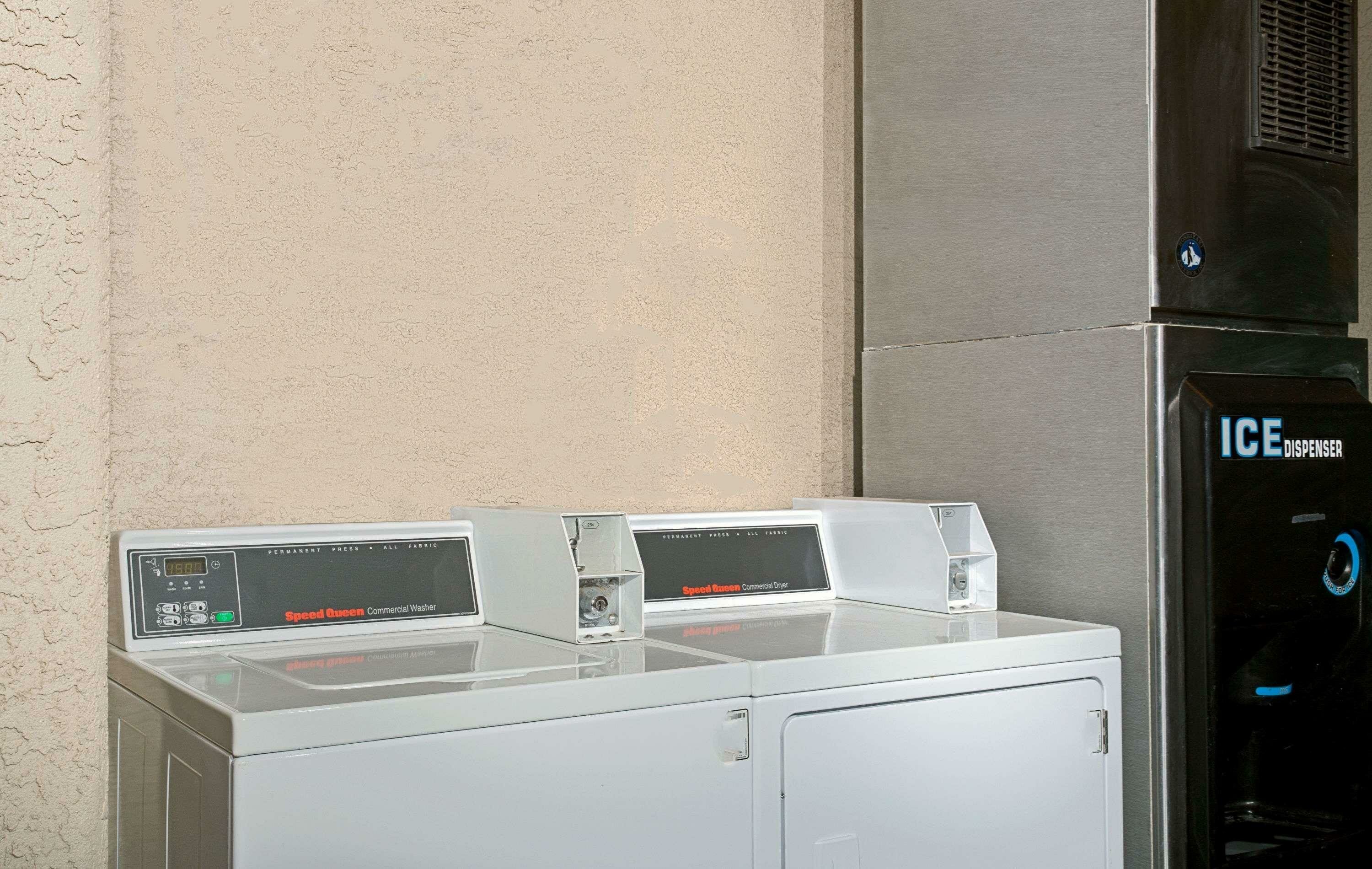 Фото Super 8 by Wyndham Tucson/Grant Road Area Az