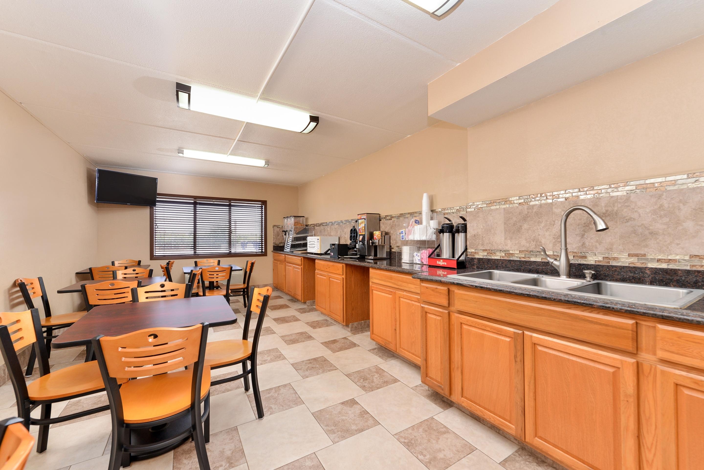 Фото Americas Best Value Inn Clear Lake