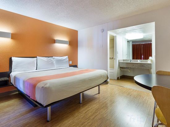 Фото Motel 6 Glendale, Az